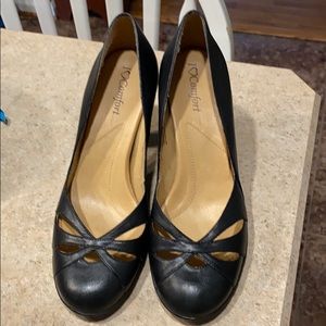 I LOVE COMFORT SHOES SZ 8. 3.5” heels. Comfort.